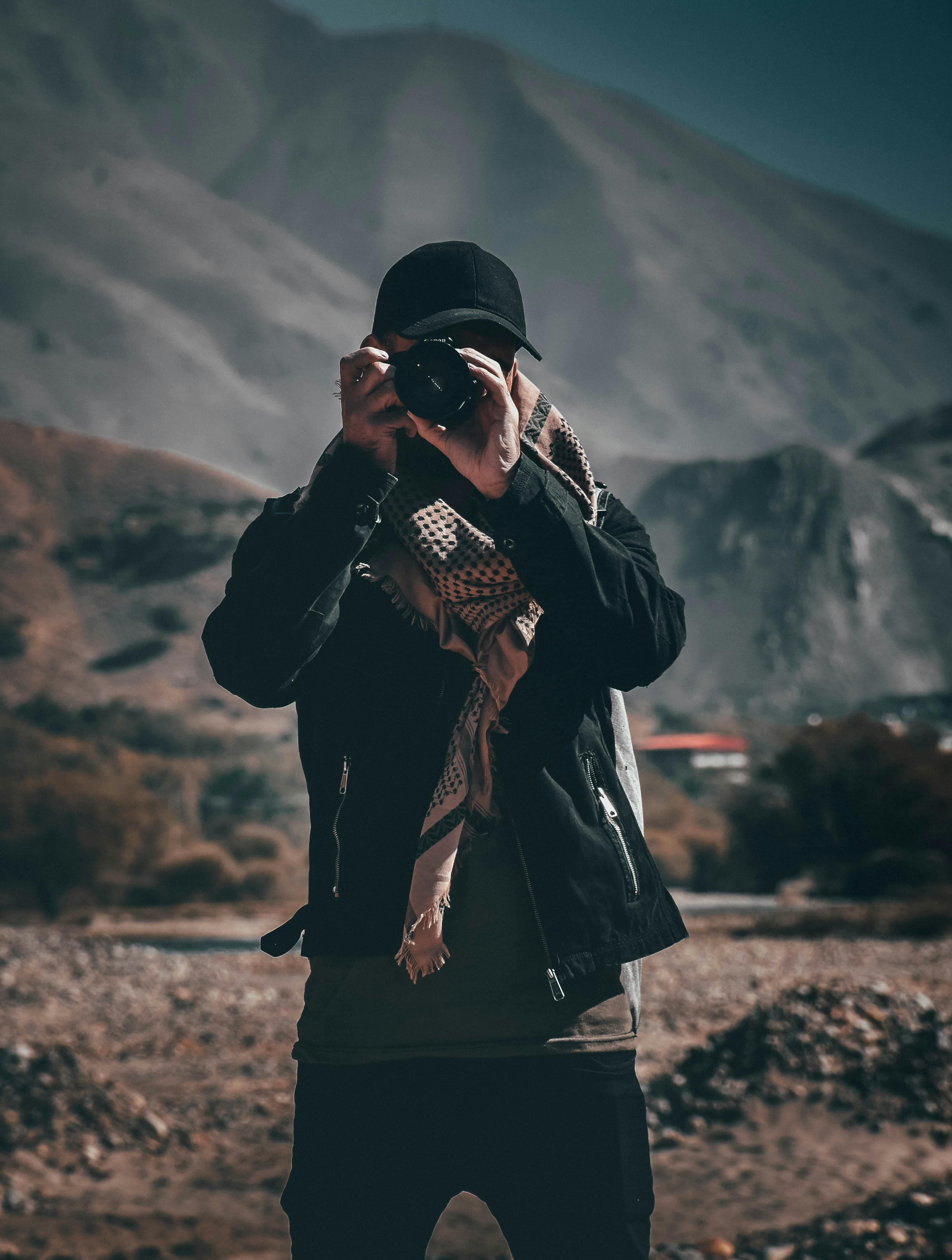 authorPhoto